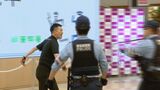 刃物持った不審者から身を守って!ショッピングモールで訓練 警察が駆け付けるまでの"護身術"も学ぶ 愛知|TBS NEWS DIG