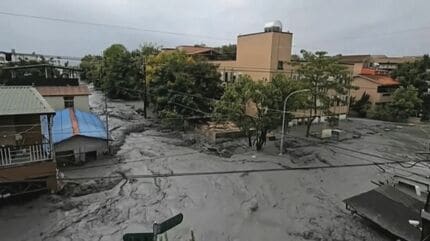 台風18号 台湾で2人死亡、30人行方不明 花蓮ではせき止め湖から水が
