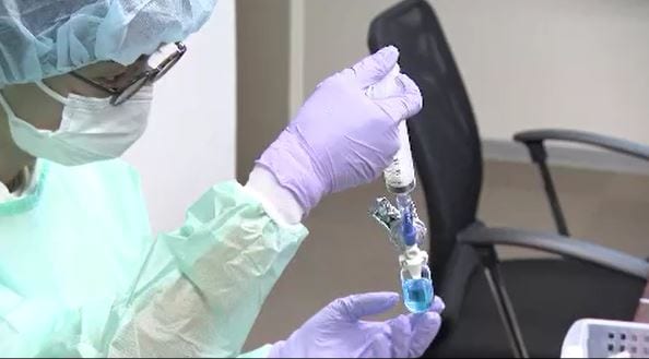 防護服を着ての調剤も体験　長野高生徒が薬剤師の仕事を体験「陰で患者さんを支えることができる仕事」　|　SBC NEWS | 長野のニュース | SBC信越放送