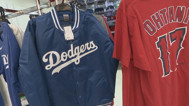 大谷翔平選手のグッズショップは“入場制限” ドジャース移籍発表直後 人気は「赤」のエンゼルス？「すでに生産ストップで貴重なんだ」|TBS NEWS DIG