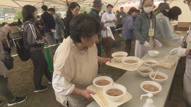 サッカー日本代表帯同の西芳照シェフらが大鍋メニュー考案！ふたばワールド２０２５ｉｎかわうち　福島|TBS NEWS DIG