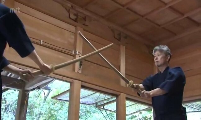 五ヶ瀬町の三ケ所神社で剣道の原点 古流の奉納演武|TBS NEWS DIG