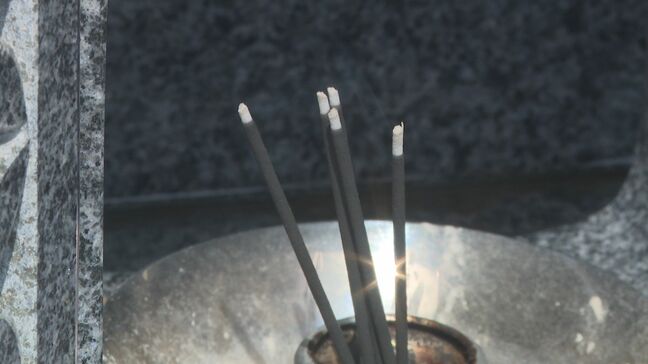 静かに手を合わせて 盆の入りで墓参り 吉田松陰の菩提寺「泉福寺」|TBS NEWS DIG