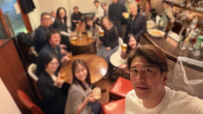 【 川﨑麻世 】妻・花音さんのお店で〝板についてきたお手伝い〟ドリンク・洗い物に「いつでも寿司が握れるように」|TBS NEWS DIG