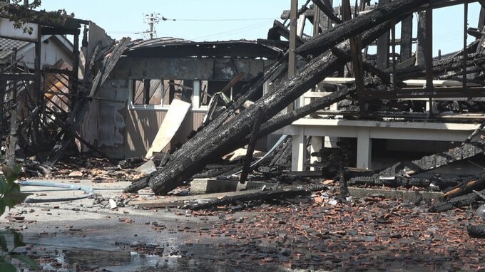 富山市の寺を全焼した火事 火元は住宅の台所か 近所の住宅への延焼も　　|　富山のニュース｜天気・防災｜チューリップテレビ