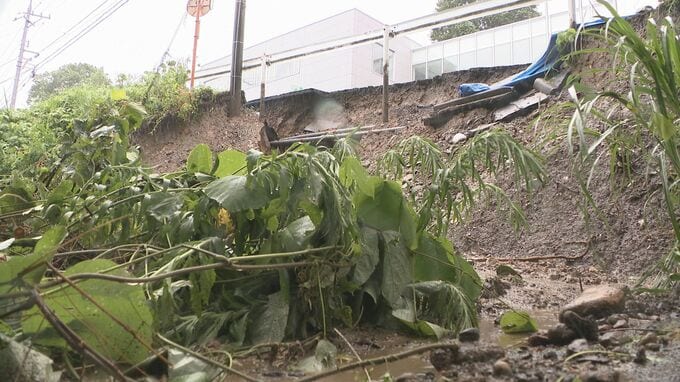金沢で県道の一部が崩れ落ちる　大雨影響か　23日遅くにかけ土砂災害に警戒　石川　|　石川県のニュース｜MRO北陸放送