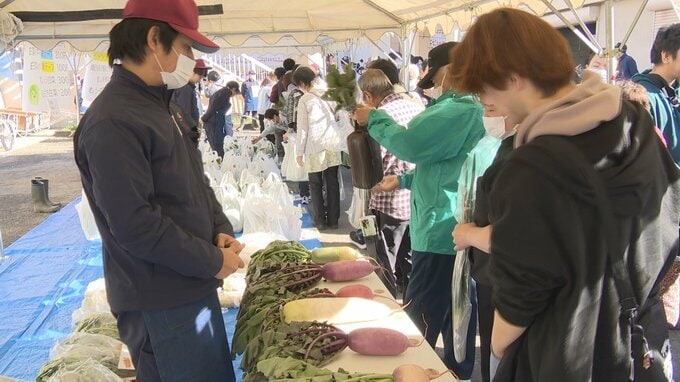 生徒たちが丹精込めて育てた野菜販売に長い列　高等支援学校・桃花台学園で秋の大収穫祭　|　山梨のニュース | ＵＴＹテレビ山梨