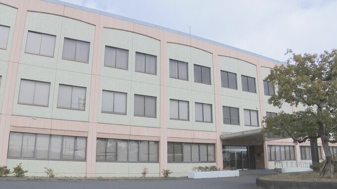 「逃走しようと思った」裁判後に手錠をかけようとしていた刑務官を殴ってけがを負わせるなどの疑いで被告人を送検　山口県　|　山口のニュース・天気・防災｜tys NEWS｜ｔｙｓテレビ山口