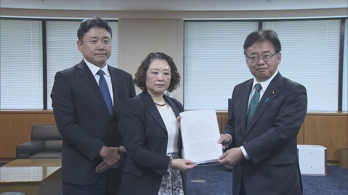 連合の芳野会長　裁量労働制などの労働時間法制で厚労大臣に要請書提出 対象拡大や要件緩和に反対 「いま求められているのは長時間労働頼みの経済成長ではない」|TBS NEWS DIG