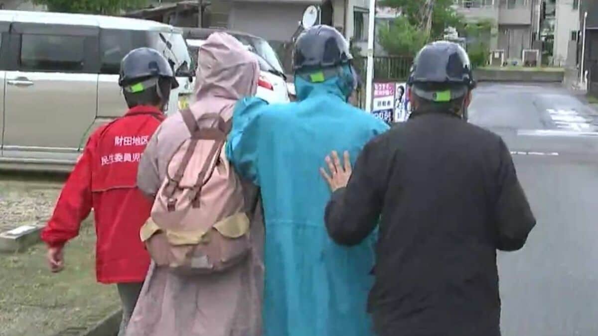 誰ひとり取り残さない」水害時に障害者の避難を支援する訓練 “地域住民