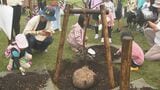 「大きくなあれ!」開業30周年を迎えた長野県軽井沢町の商業施設が子どもたちと植樹活動 | SBC NEWS | 長野のニュース | SBC信越放送