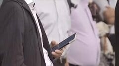 『結婚している人の割合』と明確な相関を示す説明変数は“所得”でも“正規雇用比率”でもなく「有配偶者の核家族比率」「人口の男女比」のみだった| TBS CROSS DIG with Bloomberg