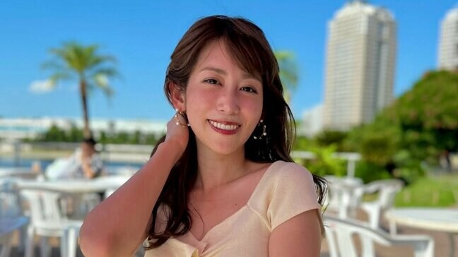 【 中川安奈 】 「まるで南国のような写真」　お台場で夏の私服姿を披露　アイボリートップス×黒プリーツスカート　涼やかコーデで夏を満喫|TBS NEWS DIG