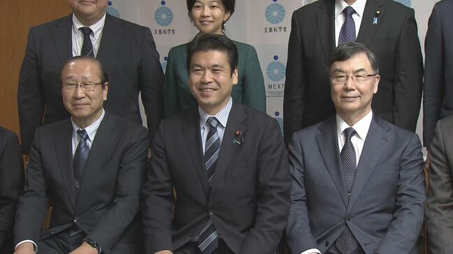 ノーベル賞の受賞決定の坂口・北川両氏が文科大臣を表敬訪問　坂口氏は「基礎研究」 北川氏は「若手研究者」への支援を要請|TBS NEWS DIG