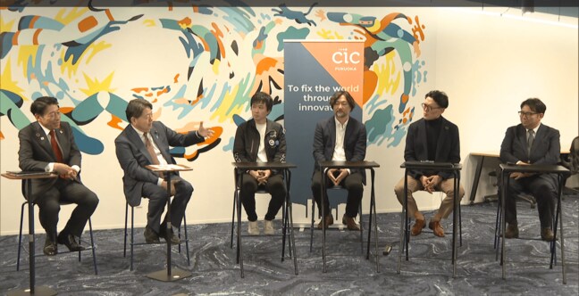 林芳正総務大臣が半導体の開発拠点やスタートアップ支援施設を視察　関係者と意見交換も|TBS NEWS DIG