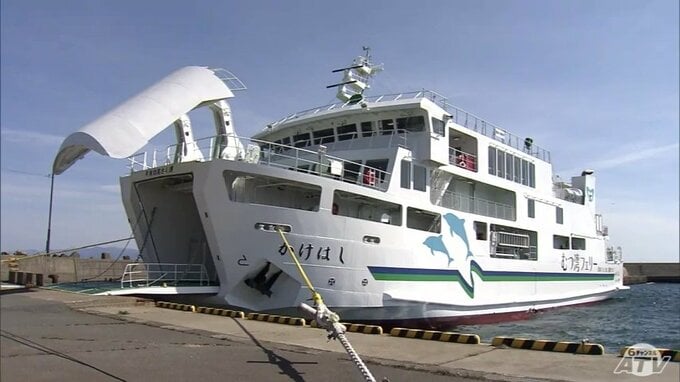 総額22億円でつくられた「むつ湾フェリー」の新たな船「かけはし」　キッズスペースやベビールームも新設で親子連れなどでも快適に過ごせる空間　竣工式で関係者たちが完成祝う|TBS NEWS DIG