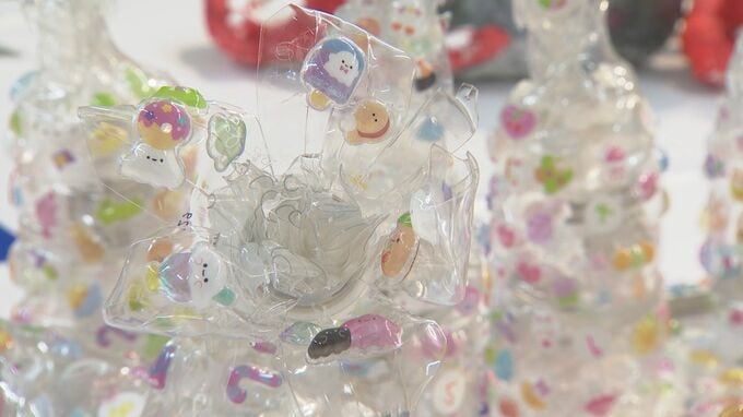 「普段はシール交換で遊んでいます」ペットボトルで花畑 北國少年少女美術展が開幕 絵画・彫刻・工芸・工作・書 感性あふれる作品1048点 石川・金沢市|TBS NEWS DIG