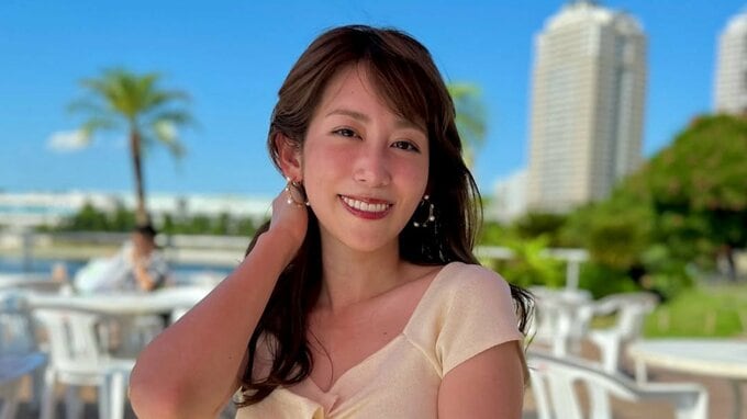【 中川安奈 】 「まるで南国のような写真」　お台場で夏の私服姿を披露　アイボリートップス×黒プリーツスカート　涼やかコーデで夏を満喫|TBS NEWS DIG