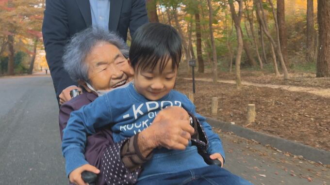 広島の104歳、哲代さんから学ぶ「楽しく老いる」ヒント　那覇市で映画の舞台挨拶　|　沖縄のニュース｜RBC 琉球放送