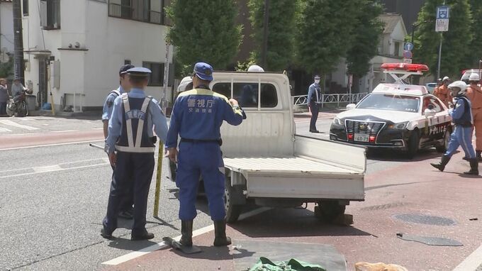 東京・八王子市で軽トラックと乗用車の交通事故　歩行者含む4人が軽いけがか　軽トラック右折禁止の交差点を右折しようとしたか|TBS NEWS DIG