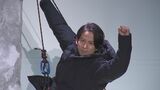 【岡田准一】　”雪山”から「ロープアクション」でイベントに登場　今後挑戦したいことは「山を走りたい」|TBS NEWS DIG