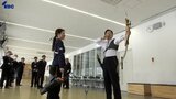 達増拓也岩手県知事が雫石町のアーチェリー施設を視察・体験 管内状況調査の一環として|TBS NEWS DIG