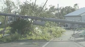 【台風22号】東京都が伊豆諸島に自衛隊の災害派遣を要請 八丈島の断水地域に給水車運ぶなど被災者の生活支援へ　八丈島では断水・停電解消の見通し立たず|TBS NEWS DIG