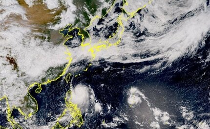 台風7号】台風7号（メーカラー）「非常に強い」勢力でフィリピンの東を