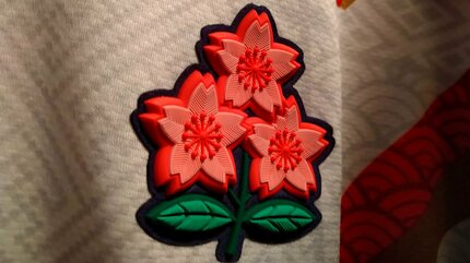 ▼【高級日本段通】大判ラグ 240×255cm ウール混 ハンドタフト 豪華花柄 高校ラグビー日本代表候補 第1次メンバー発表!！桐蔭学園、東福岡