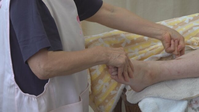 「いつも楽しみで来る」セラピストが手足をマッサージ　地域活動の一環で開催　山梨・パルシステム山梨長野|TBS NEWS DIG