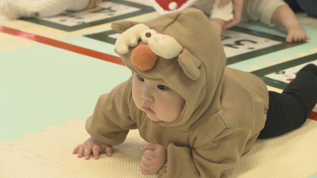 「リベンジで１位に！」クリスマスの仮装でハイハイ　ゴールのママを目指して　山口|TBS NEWS DIG