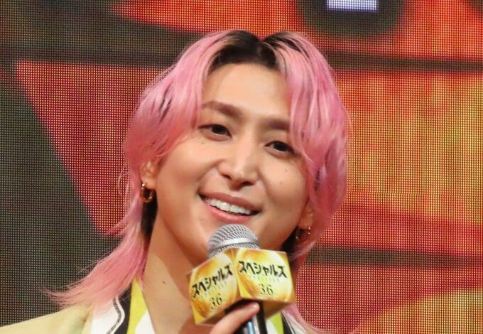 【 Snow Man・佐久間大介 】　NCT中本悠太と　〝ドタバタ〟　ダンスゲーム対決　「おれ、運動神経悪いんですよ」|TBS NEWS DIG