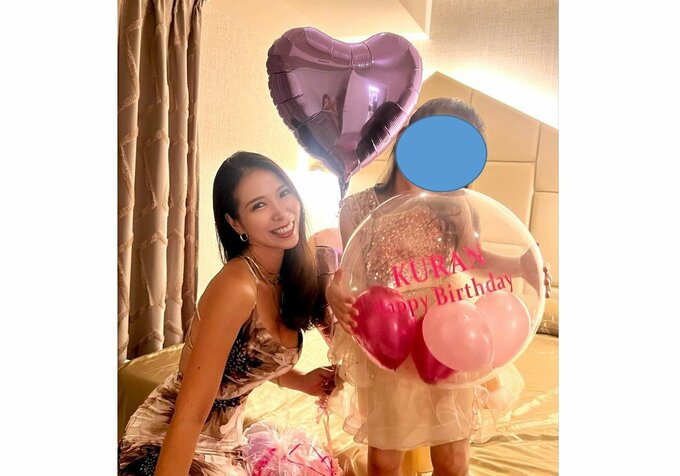 草刈正雄さん長女・紅蘭さん　３５歳・誕生日　「パパママもいきなりお花持ってきた」　幸せパーティー写真を公開|TBS NEWS DIG