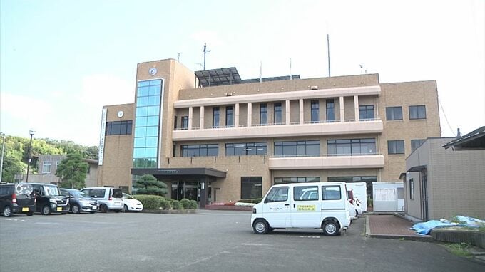 横断歩道を渡っていた高齢者を右折時に車ではね…高齢者は99日間の治療を要するけがで約3か月入院　事故から1年以上経て、車を運転していた役場職員を「戒告」の懲戒処分　鳥取県南部町|TBS NEWS DIG