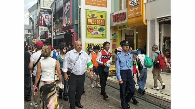 「無理矢理、服を購入させられた」悪質な客引きを撲滅へ 東京・竹下通りで防犯パトロールを実施 警視庁|TBS NEWS DIG