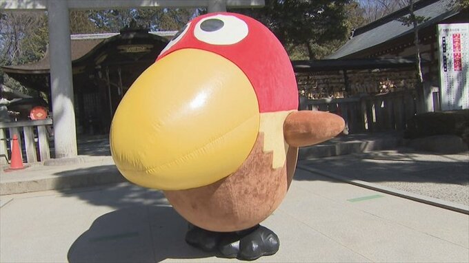 山梨の銘菓とあの有名チョコレート菓子がコラボ！　関係者やキャラクターが武田神社でヒット祈願　|　山梨のニュース | ＵＴＹテレビ山梨