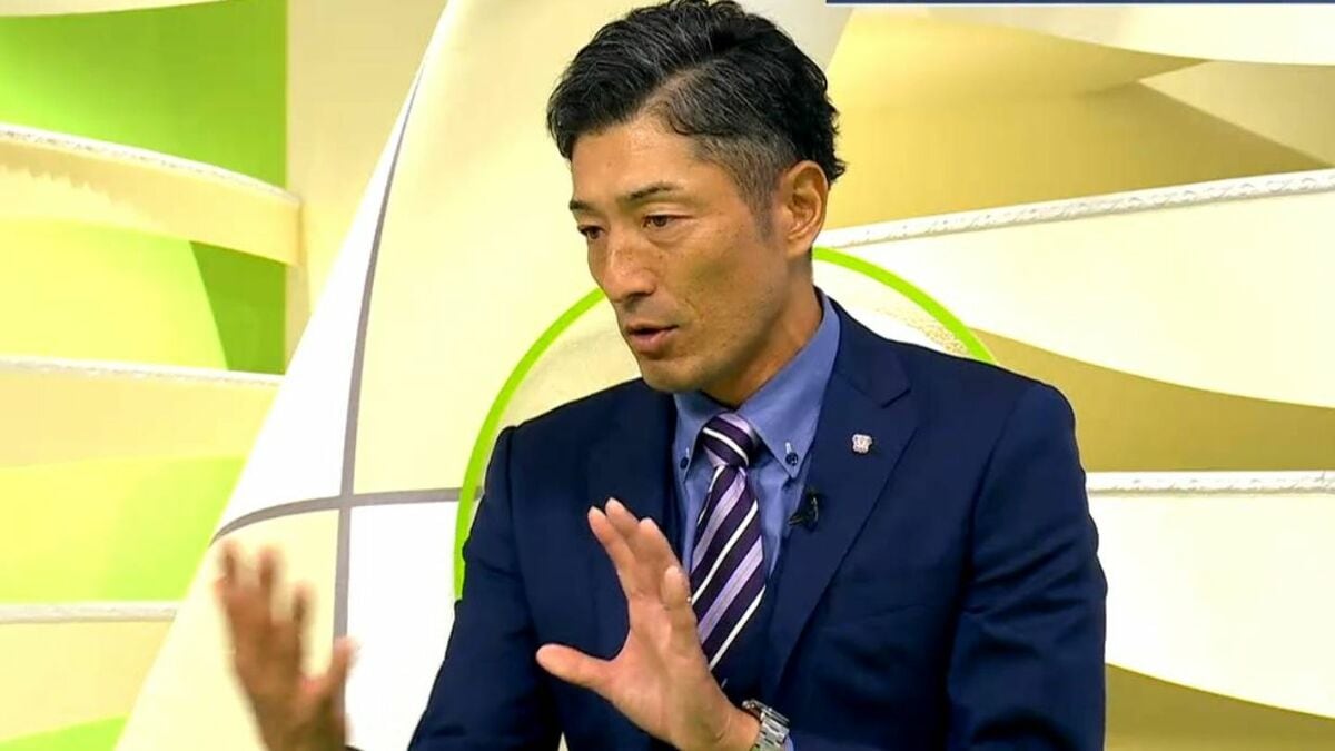 藤監督 　2点　まとめ 選手より目立ってるマリオ」は“日本一熱い”指揮官 J2藤枝MYFC須藤大輔