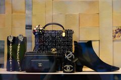 仏シャネル、昨年は30％減益－高級品市場の低迷が売り上げ直撃| TBS CROSS DIG with Bloomberg