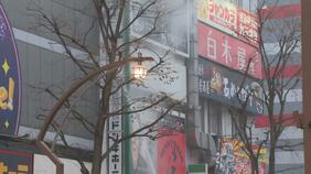 札幌すすきのガールズバー爆発火災、意識不明で病院搬送の40代男性がガソリンのような液体持ち込み放火か　警察は回復を待って事情聴く方針|TBS NEWS DIG