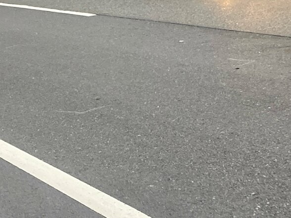 90歳女性 車にはねられ死亡　魚津市新金屋の県道「人が横たわっている」と110番通報　63歳男性の乗用車と衝突　富山　|　富山のニュース｜天気・防災｜チューリップテレビ