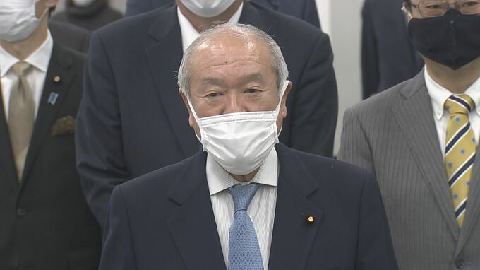 予算編成大詰め　鈴木財務大臣が「陣中見舞い」で職員を激励