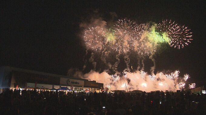 約8000発が夜空彩る須賀川釈迦堂川花火大会　レジャー施設の駐車場も開放　福島　|　福島のニュース│TUF