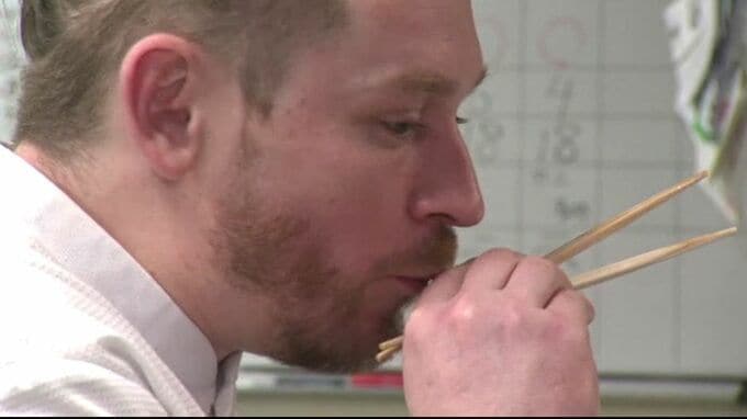 治部煮などを味わい「すごくリスペクトされている」 パリの若手シェフが伝統の“加賀料理”に興味津々|TBS NEWS DIG