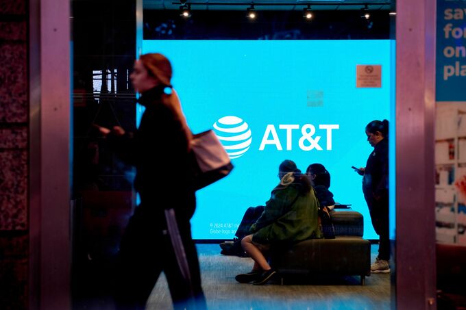 次回は別の通信会社使う－電話会議の待機でトランプ氏がＡＴ＆Ｔ批判