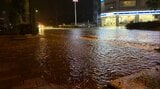 大雨による道路冠水で交差点が通行止め(1日午後11時現在)【長崎・佐世保市】|TBS NEWS DIG