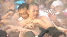 国府宮はだか祭 神男が儺追殿に入った“興奮の瞬間” はだか男ら7980人が参加 天下の奇祭 愛知・稲沢市|TBS NEWS DIG