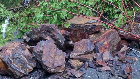 千畳敷カールに通じる駒ヶ岳ロープウェイが運休　土砂崩れで麓の駅に続く県道通行止めのため　1日の大雨の影響か　運行再開は未定　|　SBC NEWS | 長野のニュース | SBC信越放送