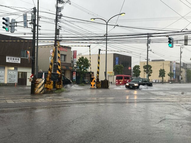 富山市の平地に “土砂災害警戒情報” …降り続く大雨で土砂災害がいつ発生してもおかしくない非常に危険な状況【雨と風のシミュレーション】|TBS NEWS DIG