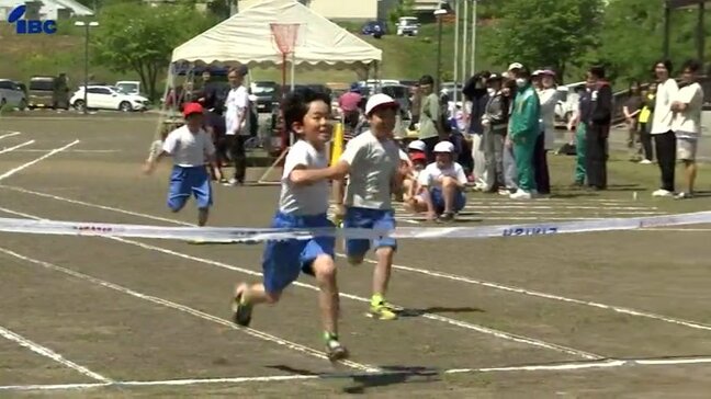 県内トップ切って小学校の運動会 閉校前最後に思い出刻む八幡平市の学校 21地点で今年最高気温の暑さも元気いっぱい競技 岩手|TBS NEWS DIG