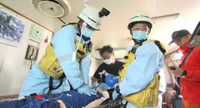 海の上で命を守る！海上保安部・医師らが「洋上救急」訓練を実施 揺れる船内での対応力向上へ連携強化 金沢市|TBS NEWS DIG